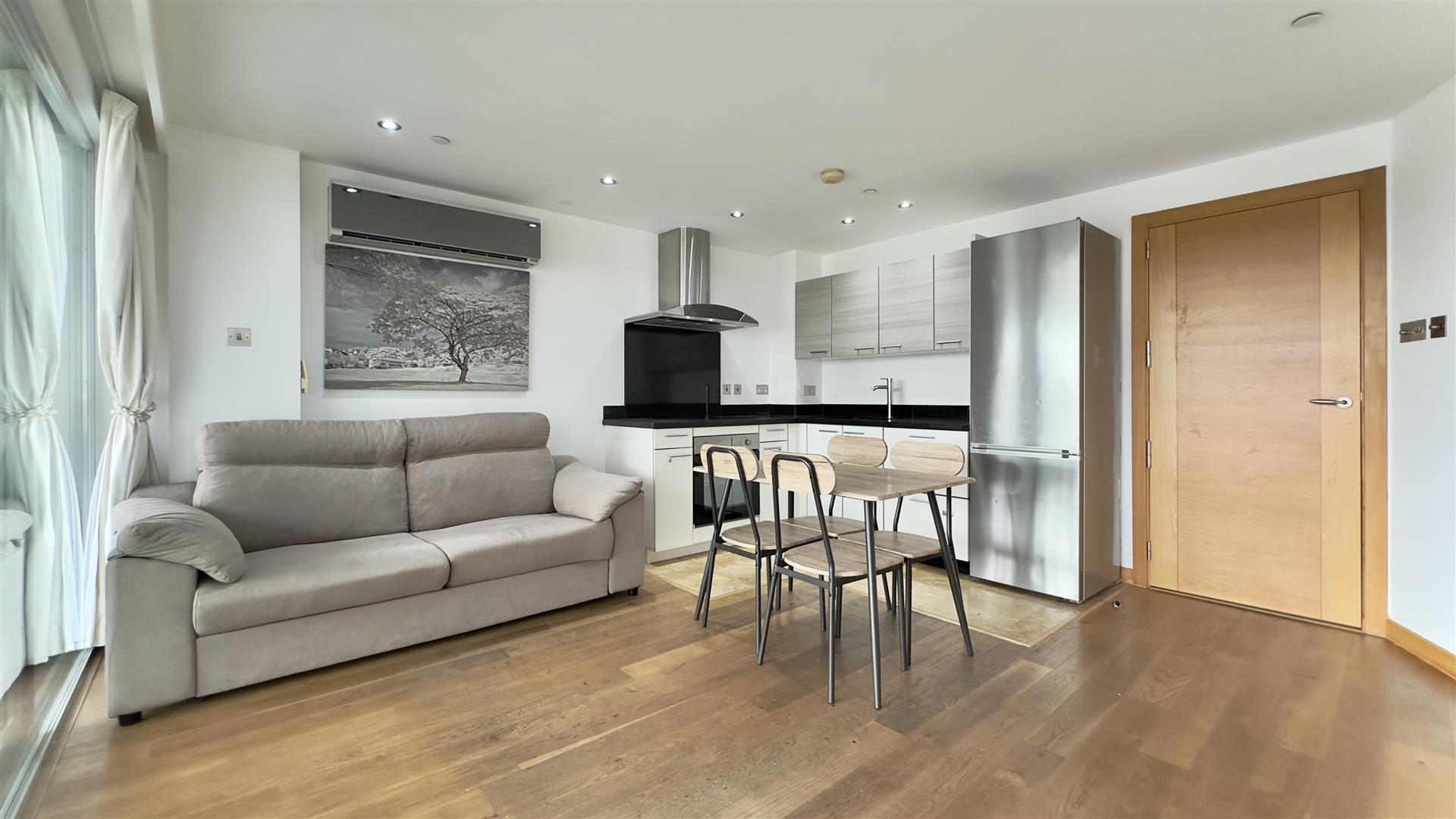 Image of Apartment - 2 Bedrooms - 1 Bathrooms for Rental in Grand Ocean Plaza-Gibraltar, Image 2